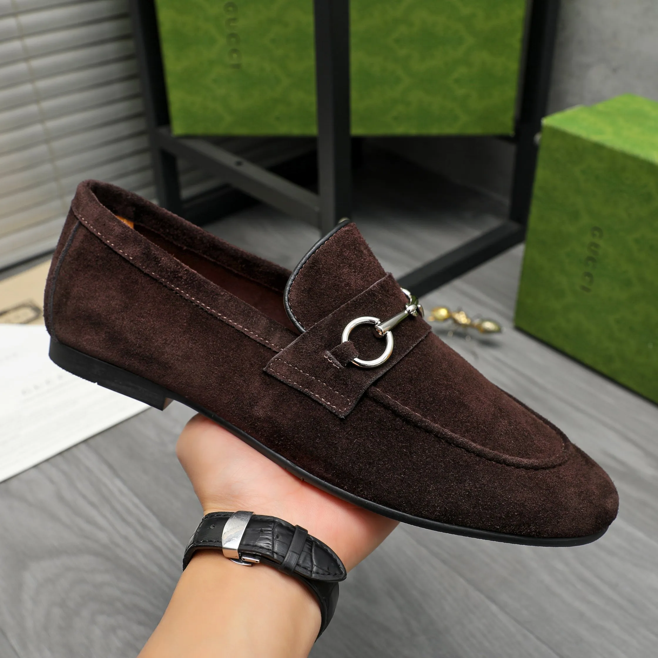 Men's shoes 💰p400 Product trademark: GUCCI "Gucci" business casual leather shoes Regular size: 38-46 (38.45.46 custom-made, non-returnable) Product materials: Selected suede cowhide upper, cowhide lining, original rubber outsole